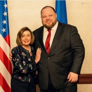 تفاوت جثه رئیس مجلس اوکراین با همتای آمریکایی خود! + عکس